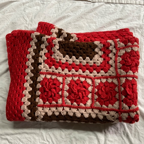 Vintage Crochet Blanket (68 X 90”) - Picture 9 of 9